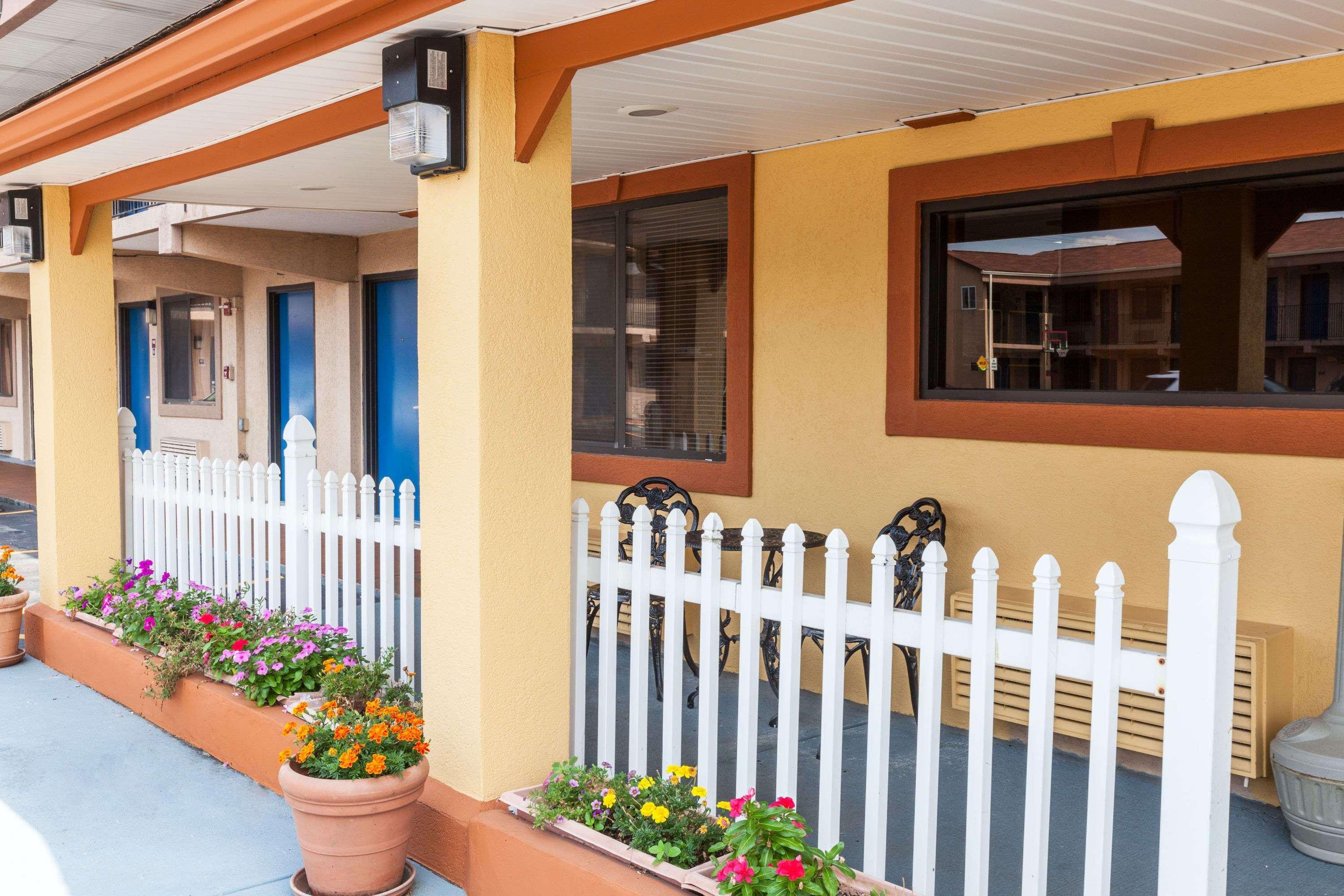 Red Carpet Inn Elkton Εξωτερικό φωτογραφία